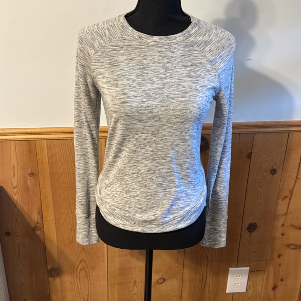 Athleta Crewneck Long Sleeve Lightweight Sweatshirt